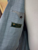 Hand-stitched Milanese buttonhole on a WH Bespoke jacket